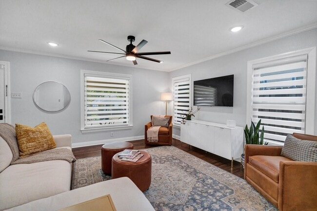 Building Photo - 3816 Collinwood Ave