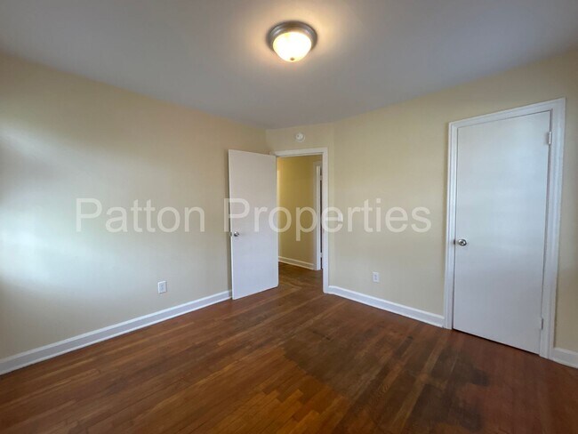 Building Photo - Corner of Plowden & South Kilbourne