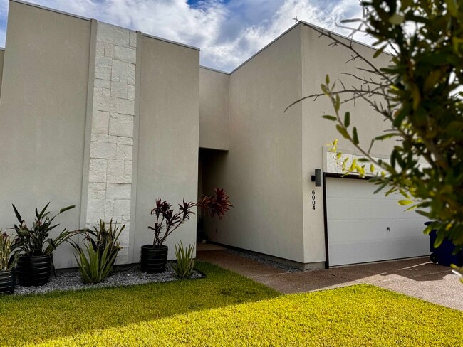 Building Photo - 6004 Alek Dr