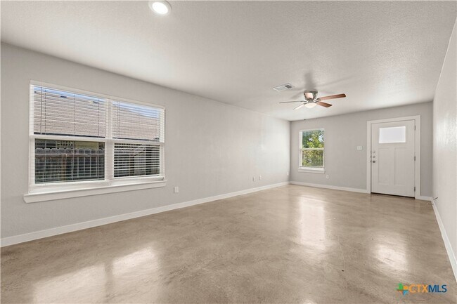 Building Photo - 1415 Shoshoni Trail