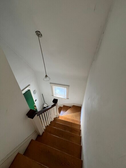 Building Photo - 128 Washington St