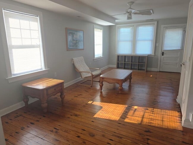 Building Photo - 6541 Broadwater Cir