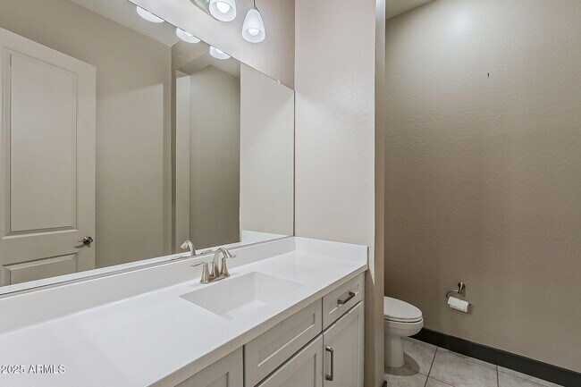 Building Photo - 5232 S Wesley