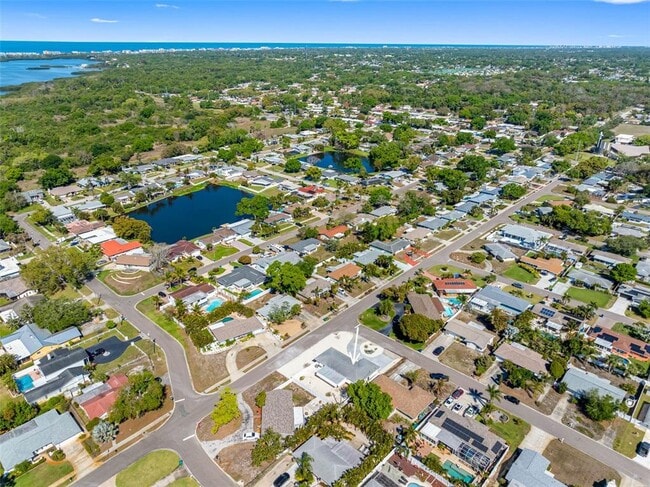 Building Photo - 11572 63rd Ave N