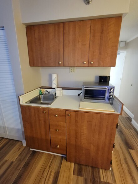 Building Photo - 1909 S Atlantic Ave