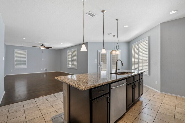Building Photo - Beautifull Home In Aubrey ISD
