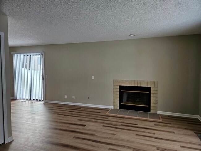 Building Photo - 1093 Kane St