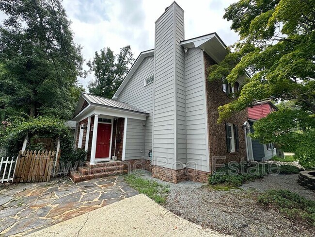 Primary Photo - 204 Woodside Ave