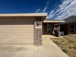 Building Photo - 1106 N Englewood Ave