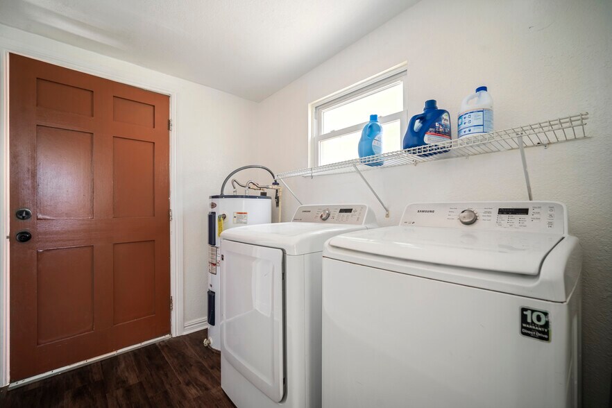 Laundry Area - 2012 E Idlewild Ave