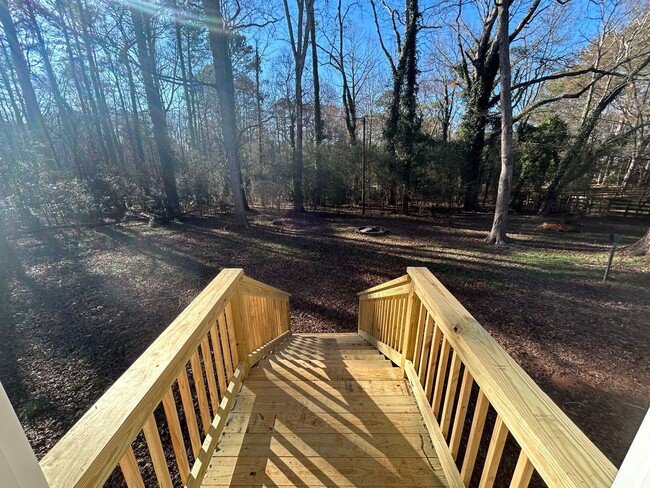 Building Photo - Leasing for Immediate Move-In!