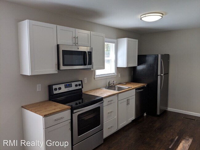 Building Photo - 2 br, 1 bath House - 25 Smalltown Circle