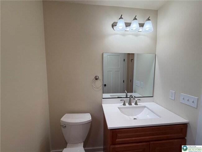 Building Photo - 102 Linda Ct N