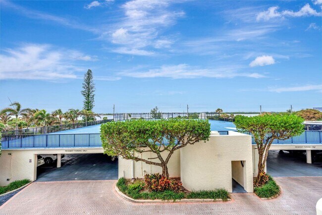 Building Photo - 5420 N Ocean Dr
