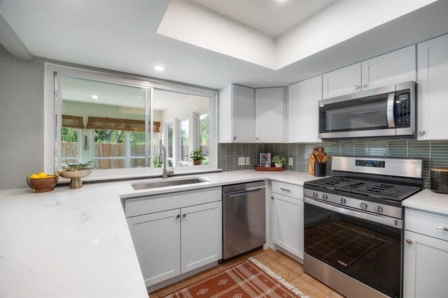 Building Photo - 1406 Radam Cir