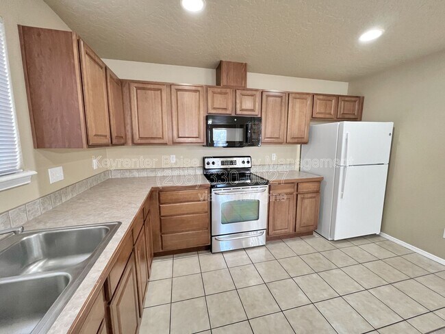 Building Photo - 6523 S Covewood Way