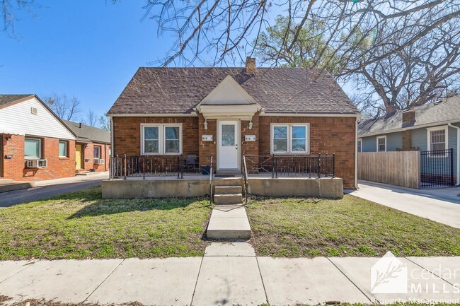 Primary Photo - 212 Kansas Flats