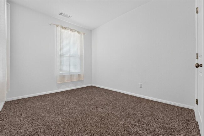 Building Photo - 221 Sand Lily Ln