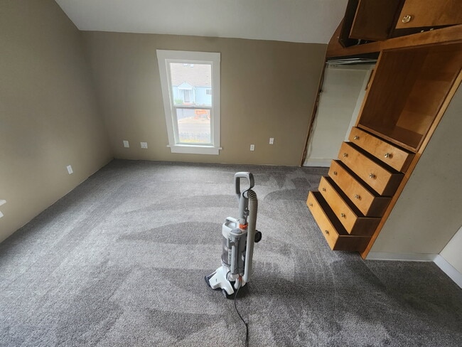 Building Photo - 1609 NE Waterfront St