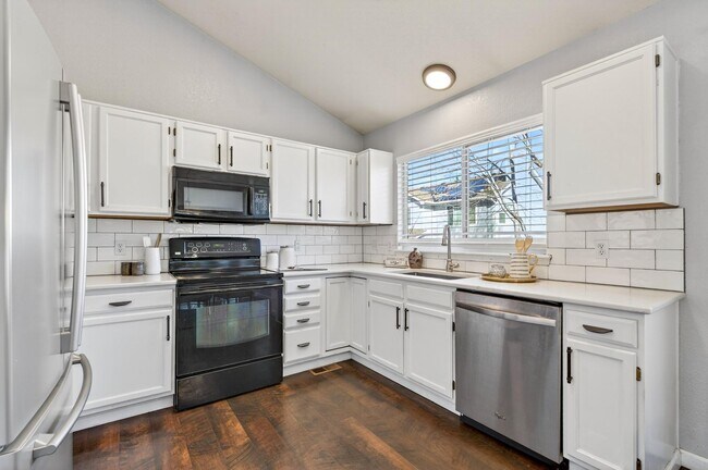 Building Photo - Updated 4bed in Parker!