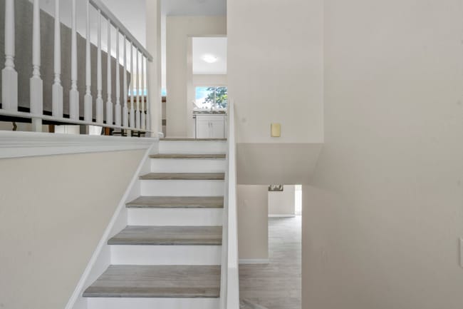 Building Photo - 383 Messina Dr