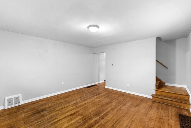 Building Photo - 384-386-386 S Napoleon Ave