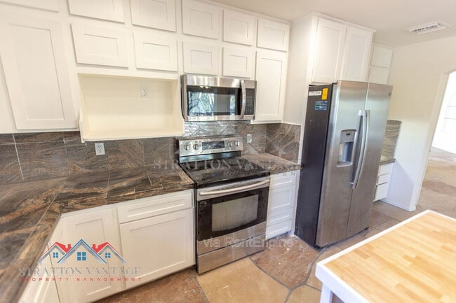 Building Photo - 4728 E Ron Rico Rd