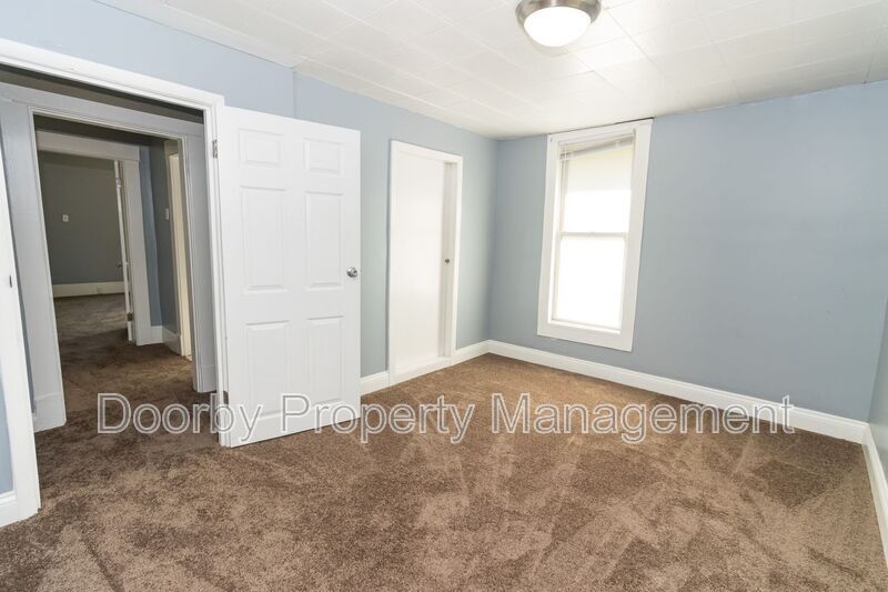 Building Photo - 3813 Central Ave