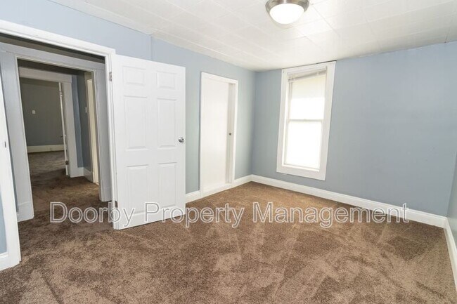 Building Photo - 3813 Central Ave