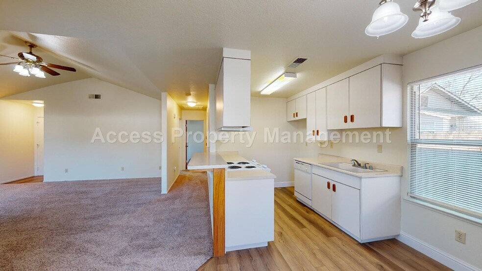 Building Photo - 1317 Myrtle St