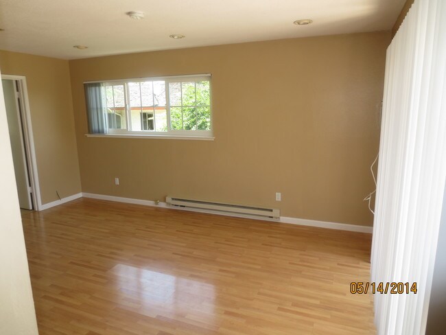 Building Photo - 3990 Hamilton Ave