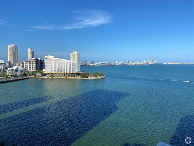 Building Photo - 1155 Brickell Bay Dr