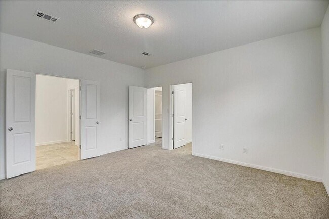 Building Photo - 117 Lacey Oak Lp