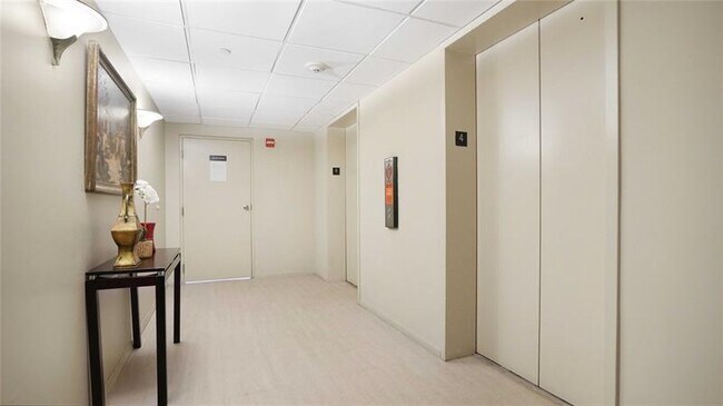 Building Photo - 3031 N Ocean Blvd