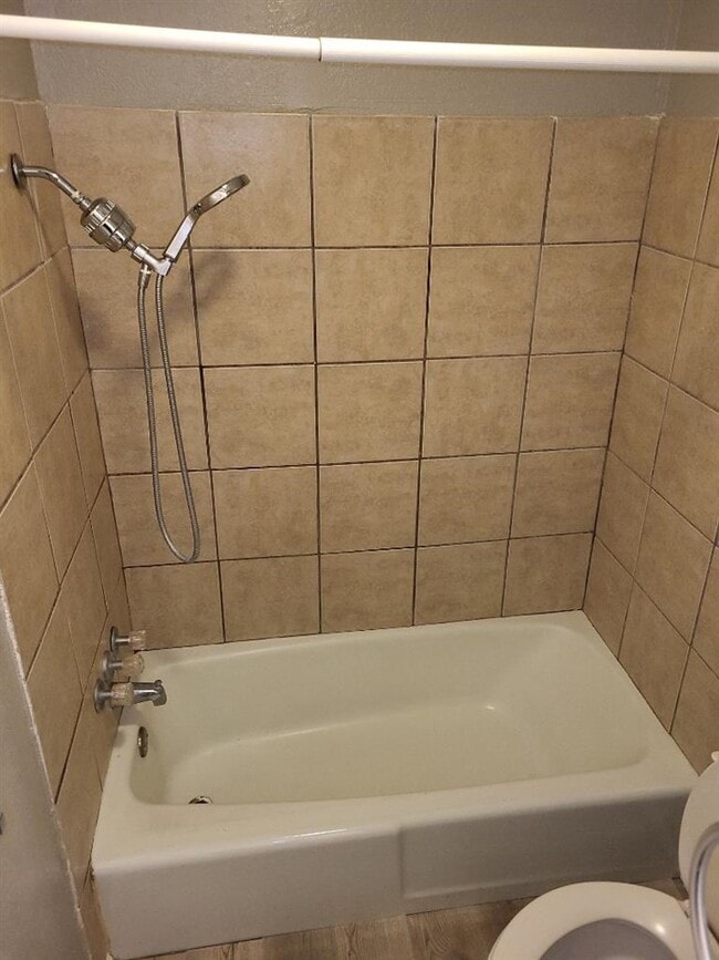 Building Photo - 2110 NW Lindy Ave