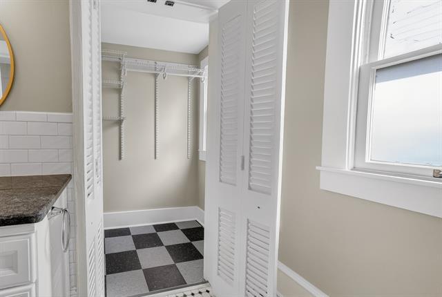 Building Photo - 1630 Mistletoe Blvd