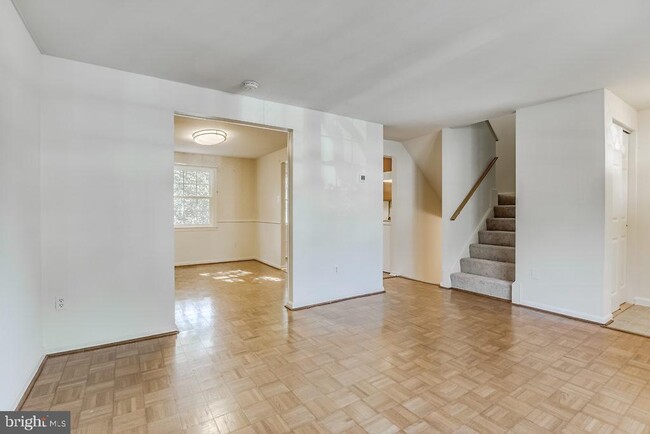 Building Photo - 3025 Ellenwood Dr