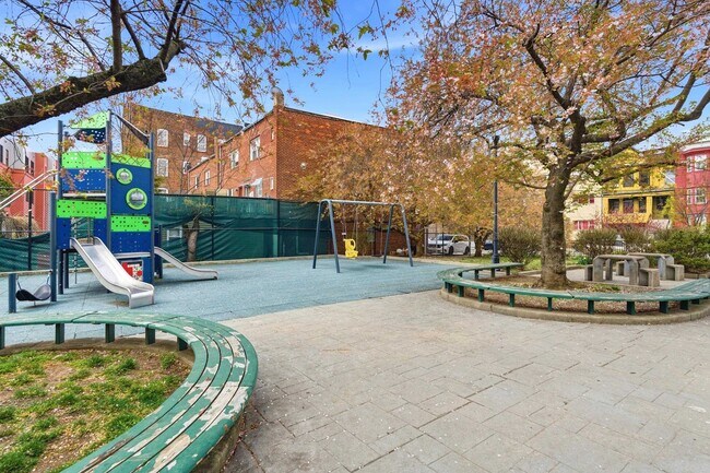 Building Photo - 104 Palisade Ave