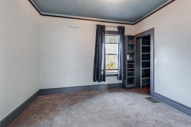 Building Photo - Charming 3 Bed 2 Bath Piedmont Rental Home