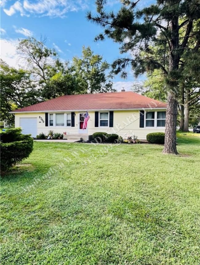 Building Photo - Charming 3 Bed 2 Bath Home-Available NOW!!