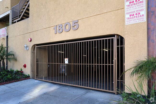 Building Photo - 1805 N Spurgeon St