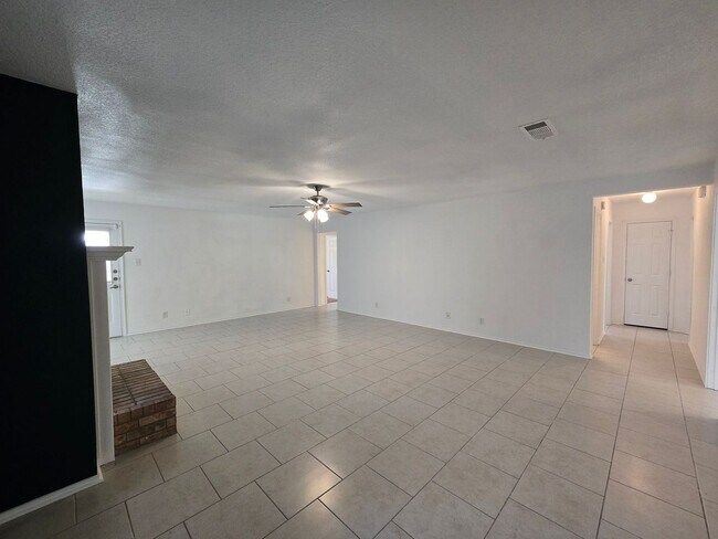 Building Photo - 3906 Kevin Shaw Dr