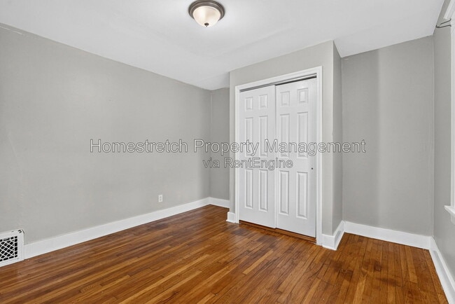 Building Photo - 9006 Baroda Ave