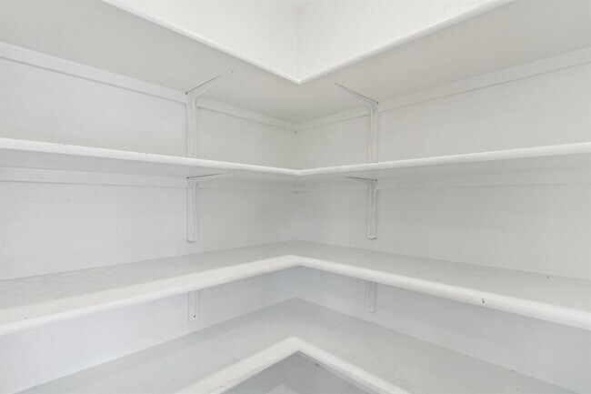 Building Photo - 9701 Kensley Rose Dr