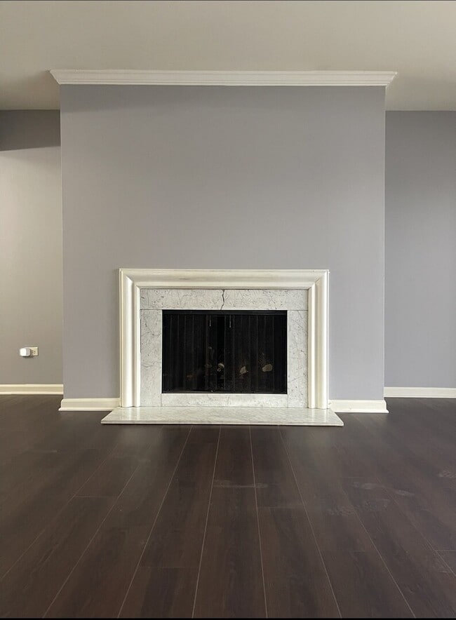 Building Photo - 5501 Carriage Way Dr