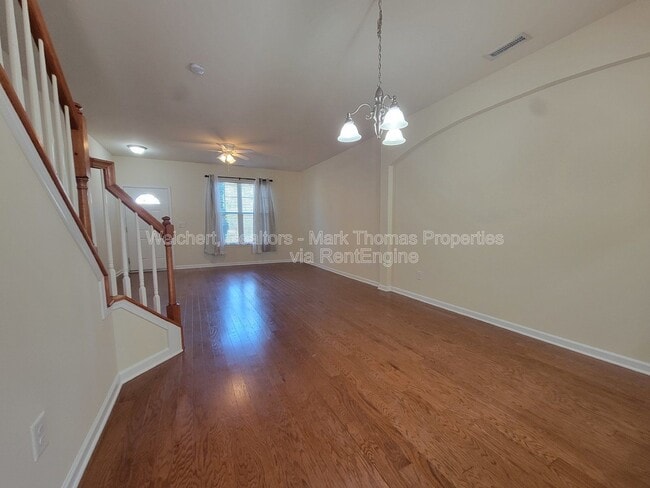 Building Photo - 100 Stratford Lakes Dr