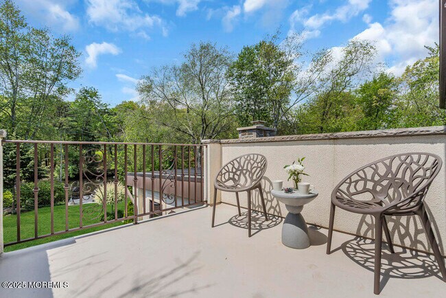 Building Photo - 620 Brookside Dr