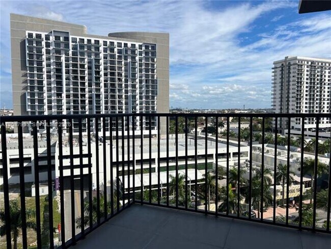 Building Photo - 5300 Paseo Blvd