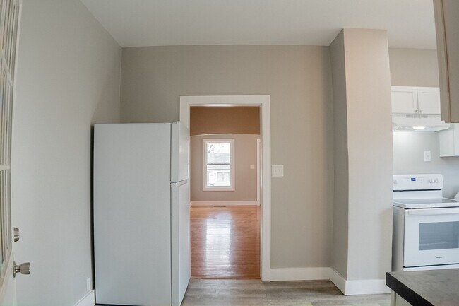 Building Photo - 1207 N Walnut St