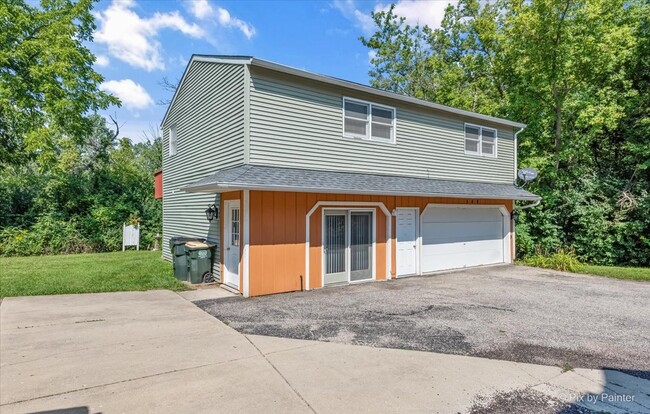 Building Photo - 544 N Hainesville Rd